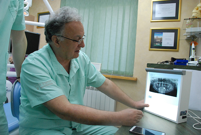 Prim. dr Branislav Stojanović, spec. oralne hirurgije